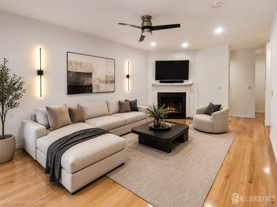 64 Chariot Ct