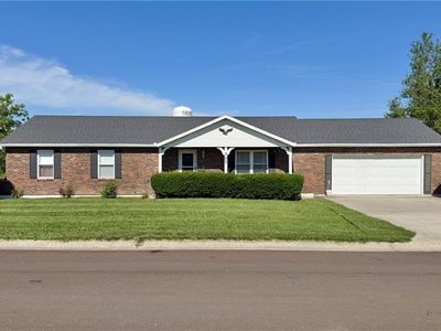 707 Lake Manor Dr