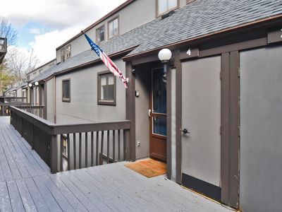 4 Middle Village Way