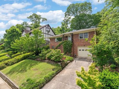 3206 Highland Dr