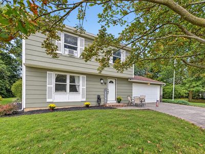 Property at 16 Highview Dr, Hamlin, NY