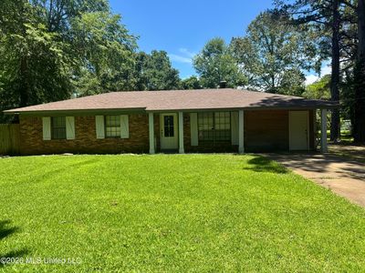 290 Twin Lakes Dr