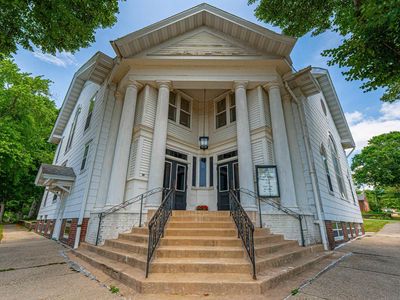 223 W Cooke St