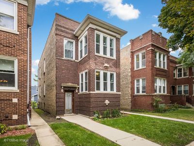 3847 N Spaulding Ave