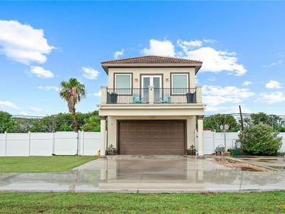 4 Lavaca Bay Blvd