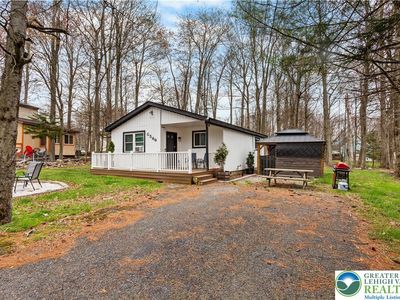 7483 Cottage Ln