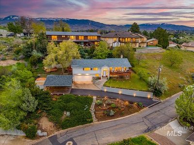 2624 N Hillway Dr