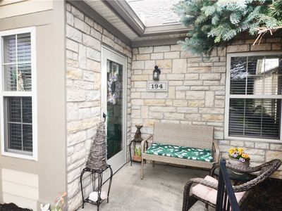 Property at 194 Villa Pointe Dr, Springboro, OH