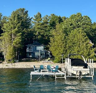 3944 Springwater Beach Rd