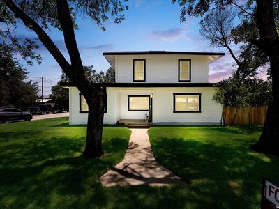 Property at 536 Commerce St, Pleasanton, TX