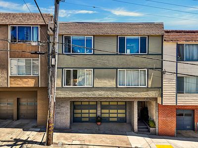 915 Burnett Ave