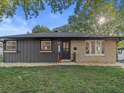 5720 South Elaine AVENUE