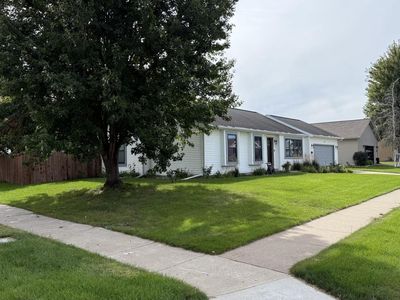 748 Elizabeth LANE