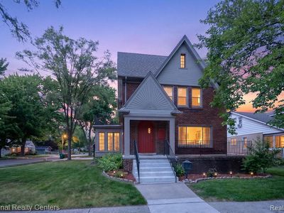15105 Maplewood Ave
