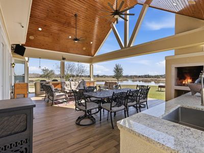 3902 Paseo Campanario Dr