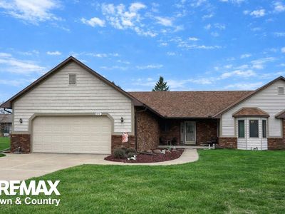 6112 Oak Creek Dr