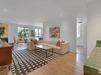 13331 Moorpark St APT 222