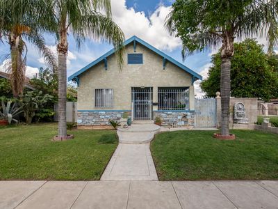 3829 E Iowa Ave