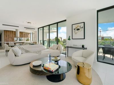 9901 W Bay Harbor Dr #601