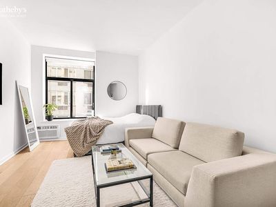 310 E 23rd St APT 4B