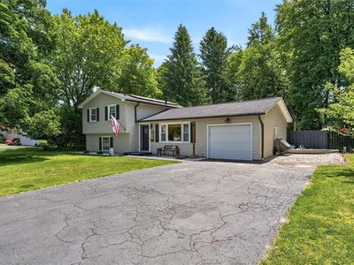 15 White Oak Ln