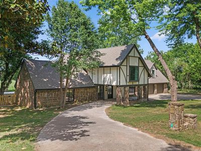 839 E Burr Oak Rd