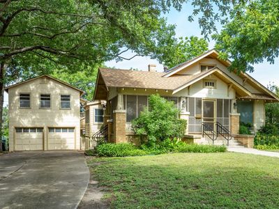 2616 College Ave