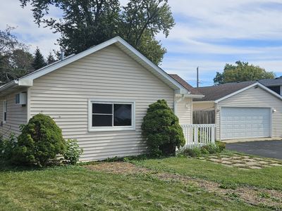 1613 Juneway Ter