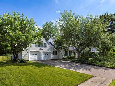 4427 Neptune Dr