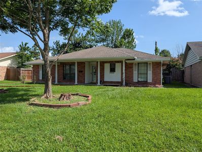 13939 Roundstone Ln