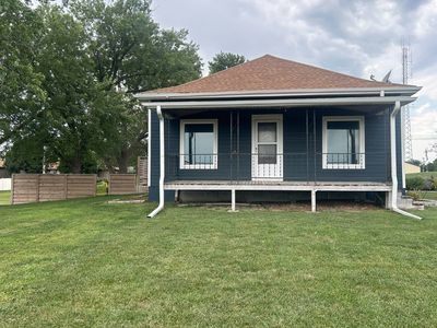 202 S Center St
