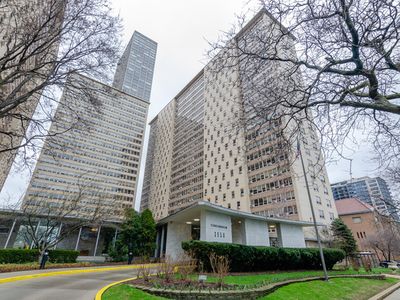 3950 N Lake Shore Dr APT 1811