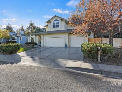 1107 E Hearthstone Dr