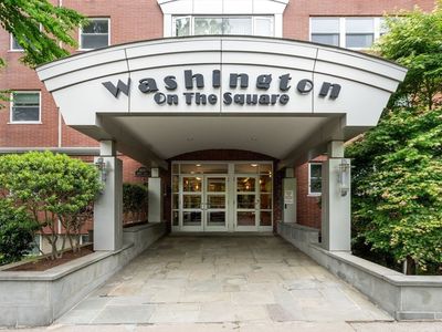 1600 Beacon St APT 904