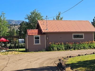100 E Prairie Rd