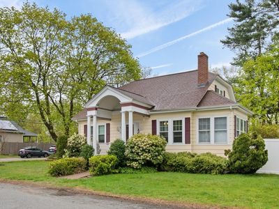 210 Robert St