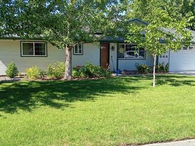 865 E Kennedy Ave