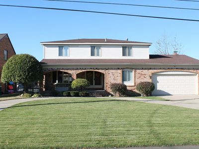 41303 Clairpointe St