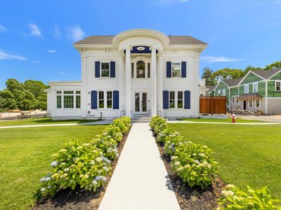 401 Main Street #201