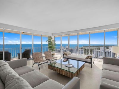 881 Ocean Dr APT 20A