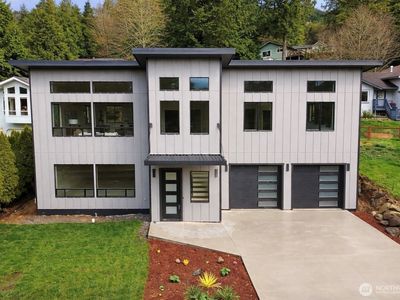 647 Rainbow Drive