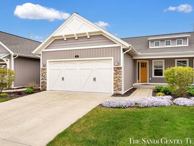 562 Riverbank Cir #15
