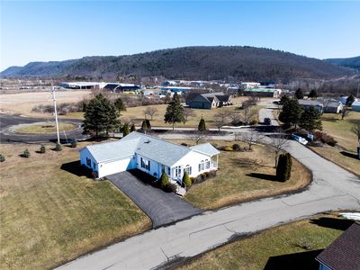 6679 Daffodil Dr