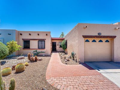 1189 W Camino Sagasta