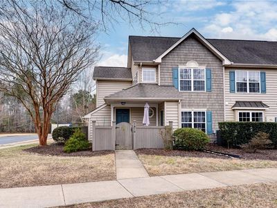 1810 Duntrune Gln