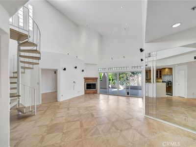 4477 Woodman Ave APT 305