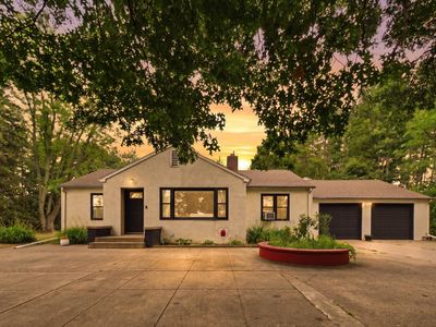 11398 Wonderland Park Cir