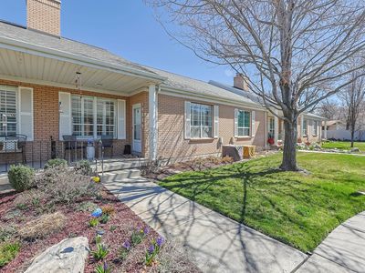 1400 E Saxony Pl APT D