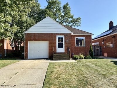 5207 Redfern Rd