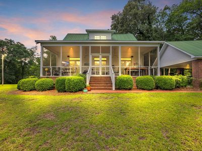 3231 Center Rd.